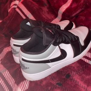Air Jordan 1 Low Shadow Toe / These are from StockX